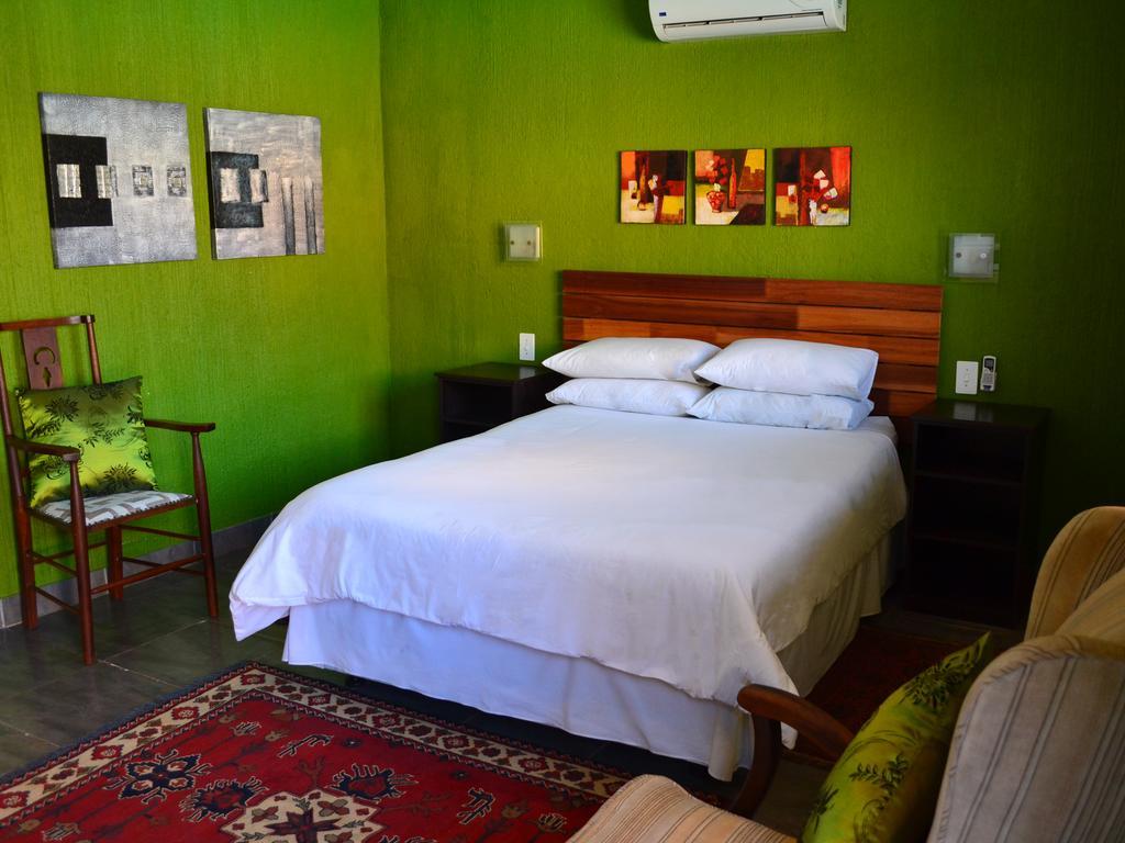 Boga Legaba Guest House & Conference Centre マフィケング 部屋 写真